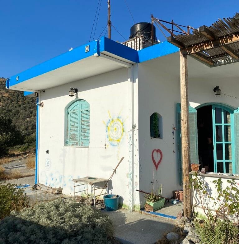 14.173 sqm plot with house for sale.