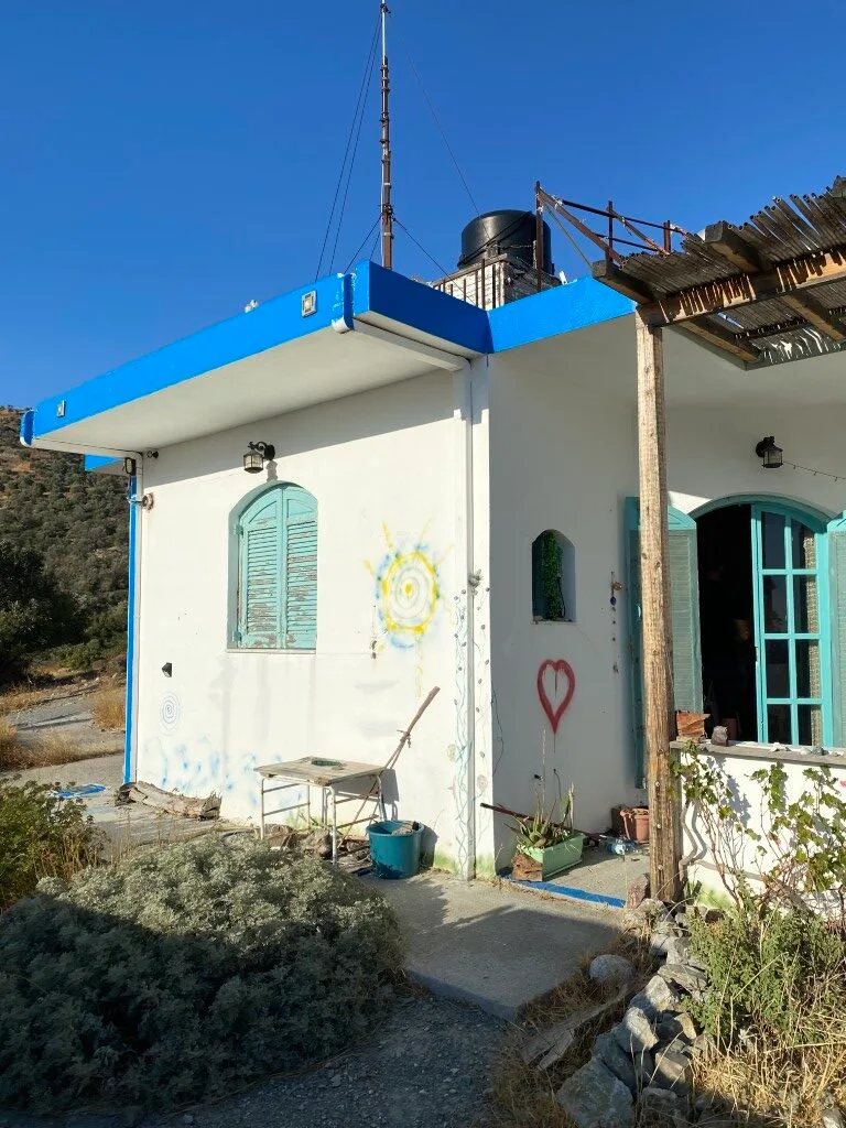 14.173 sqm plot with house for sale.