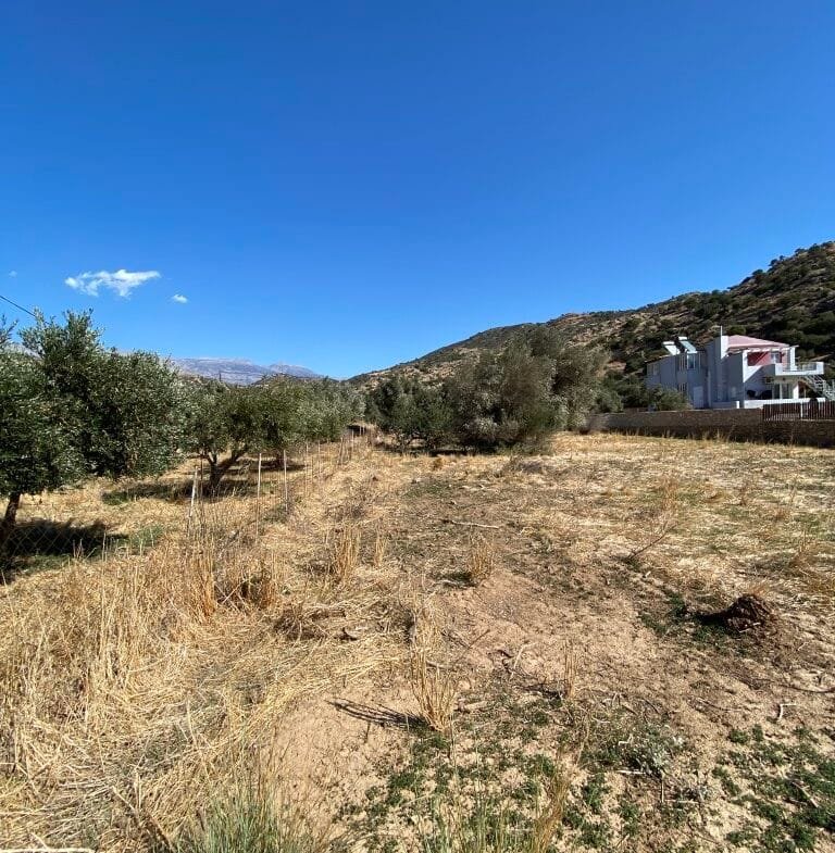 Land plot of 2.304,45 square meters in the area of Agia Galini.
