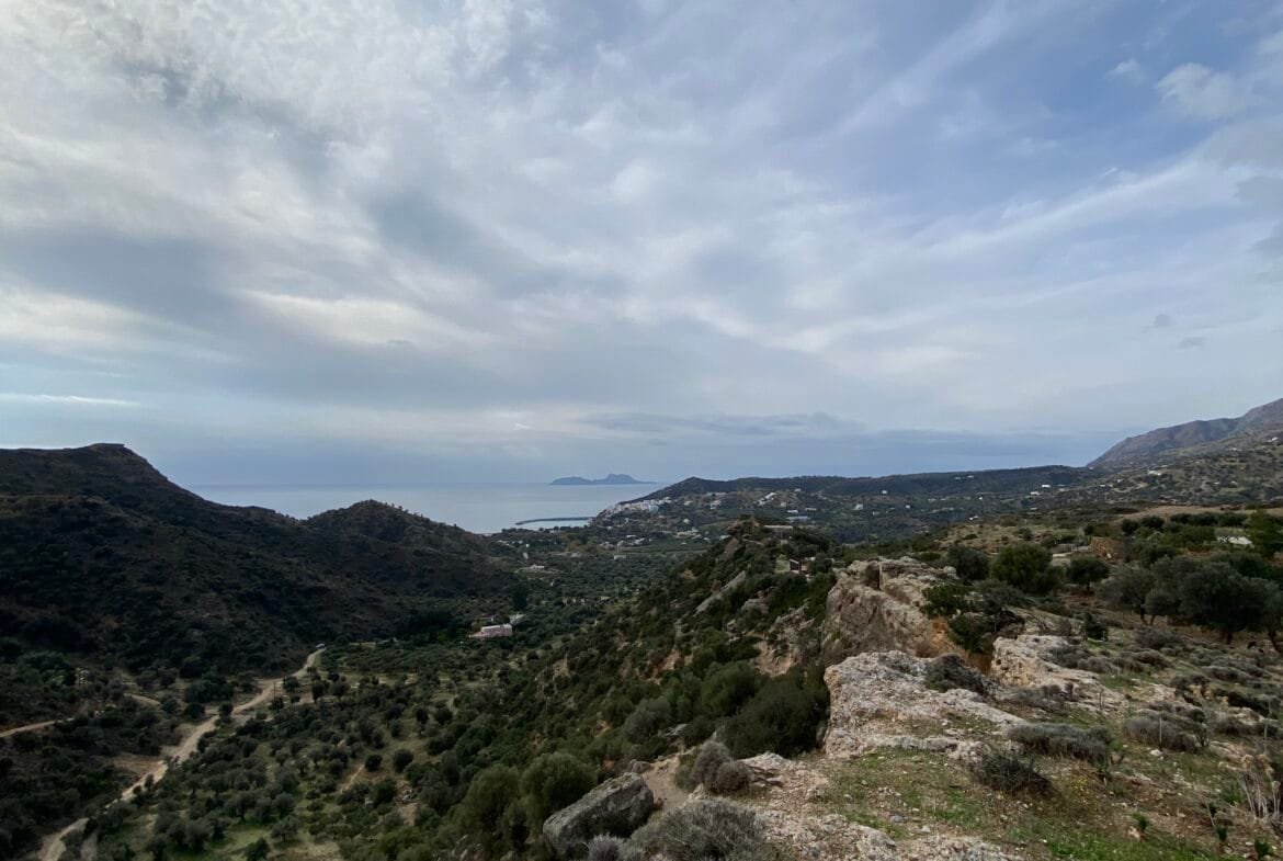 Large plot of land outside the settlement of Agia Galini.