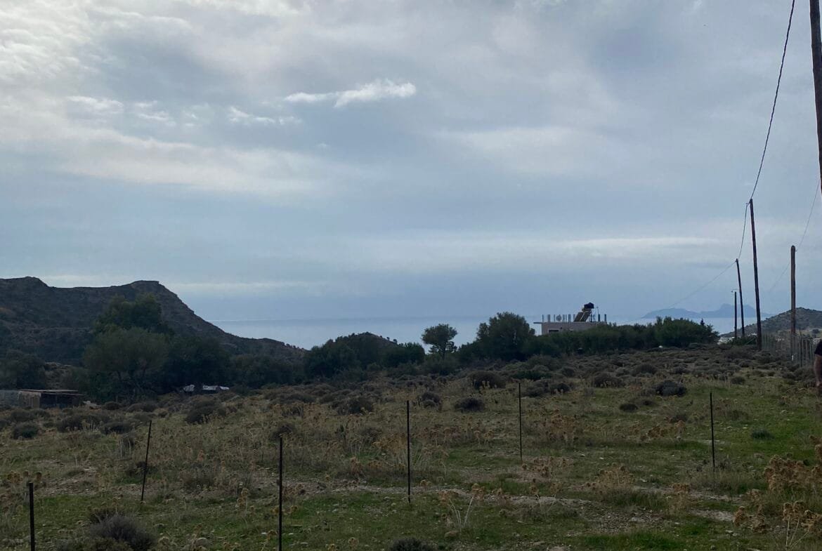 Large plot of land outside the settlement of Agia Galini.
