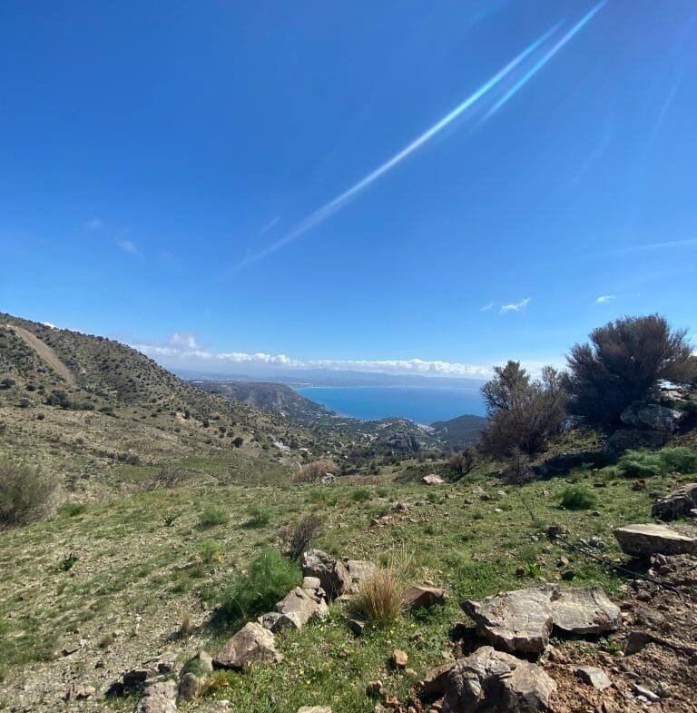 Plot of 5.582,43 sq.m. in the area of Melampes.
