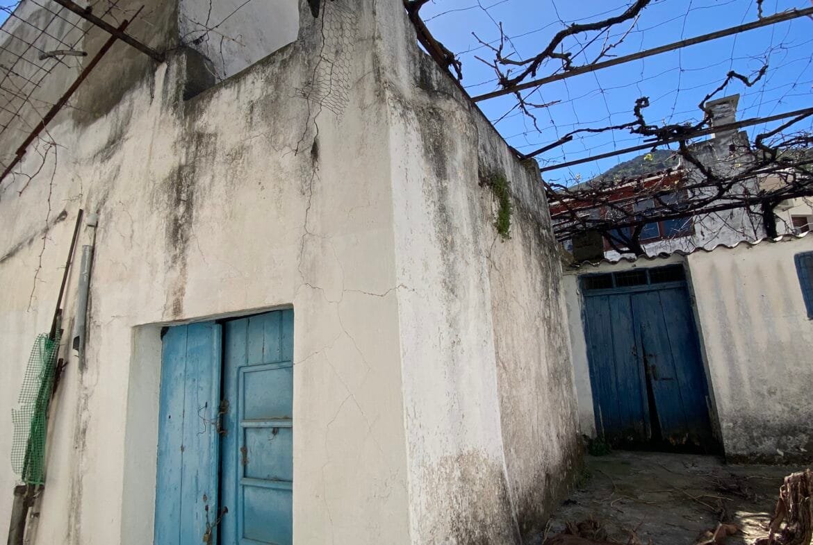 Three-storey building in Melampes.