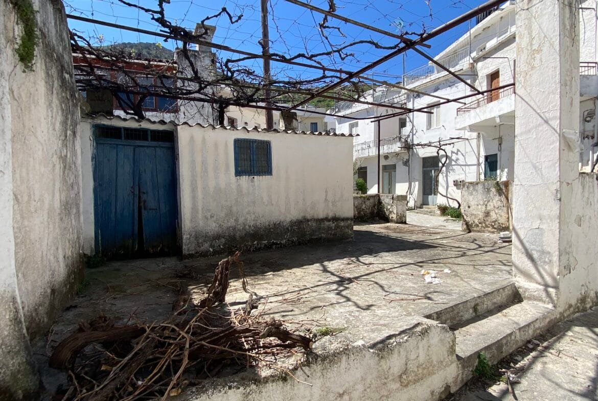 Three-storey building in Melampes.