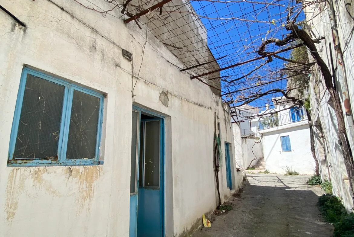 Three-storey building in Melampes.