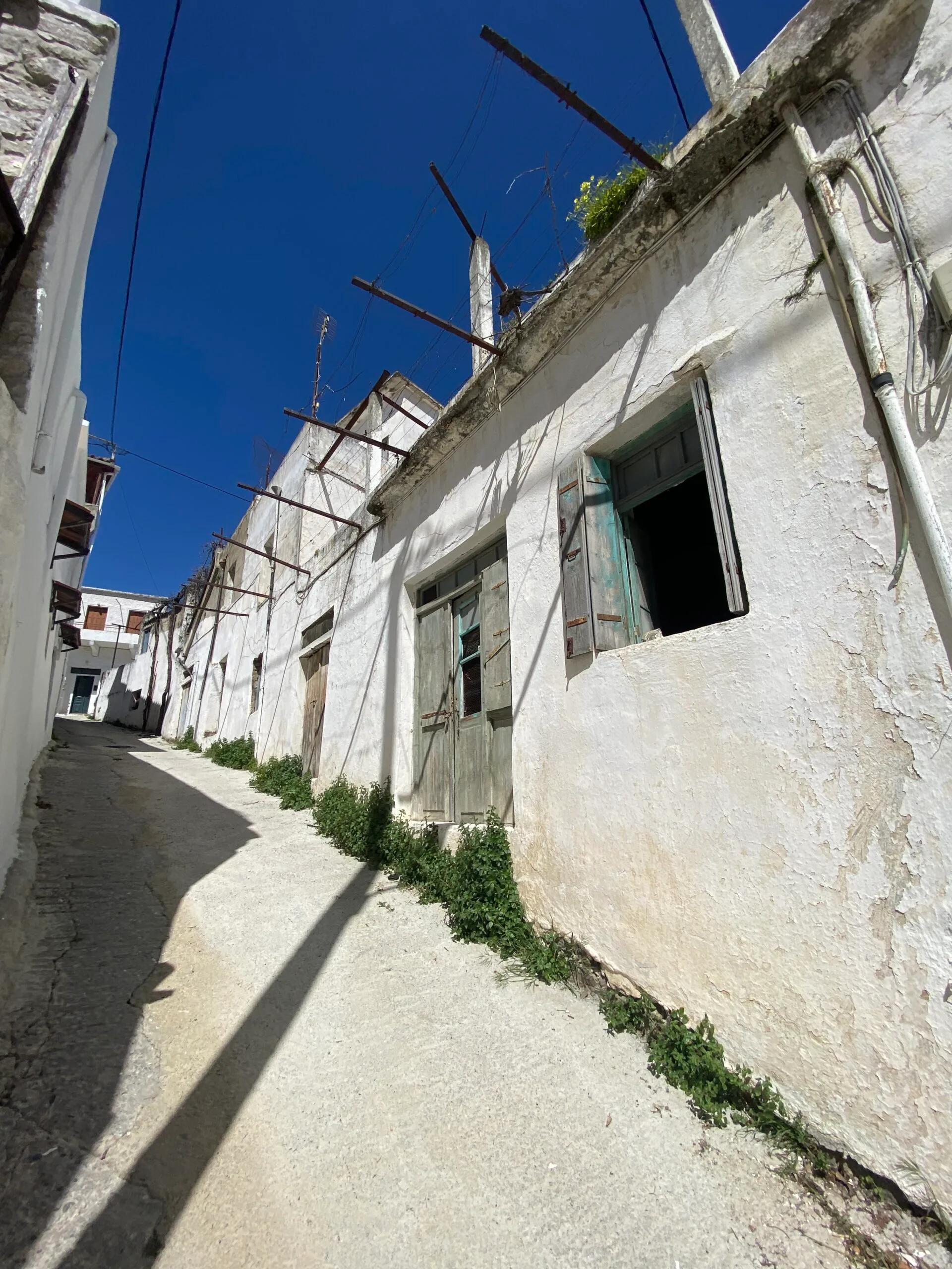image00024 Three-storey building in Melampes.