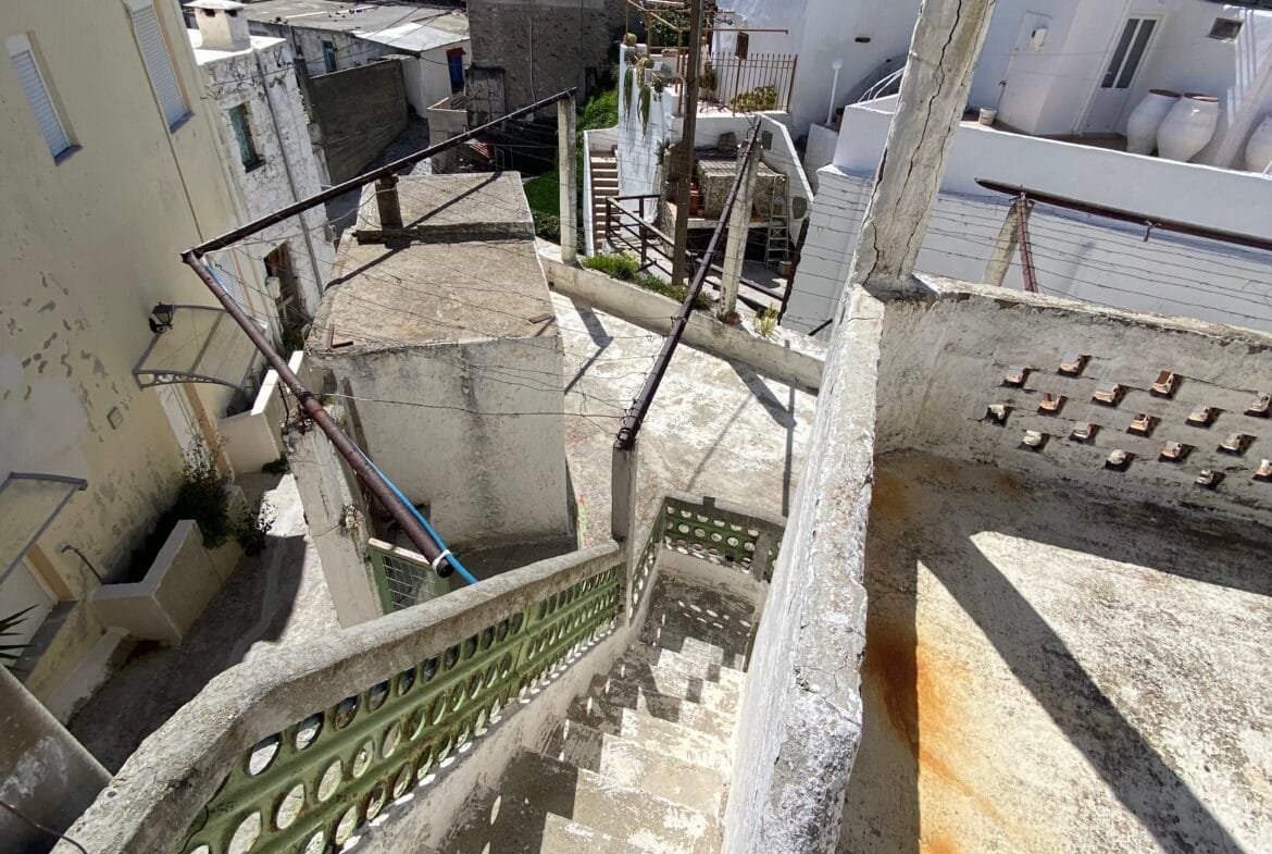 Three-storey building in Melampes.
