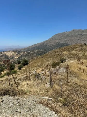 Land plot of 20.100 square meters in Agios Pavlos.