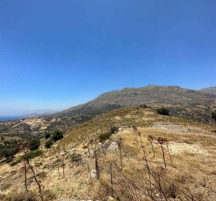Land plot of 20.100 square meters in Agios Pavlos.