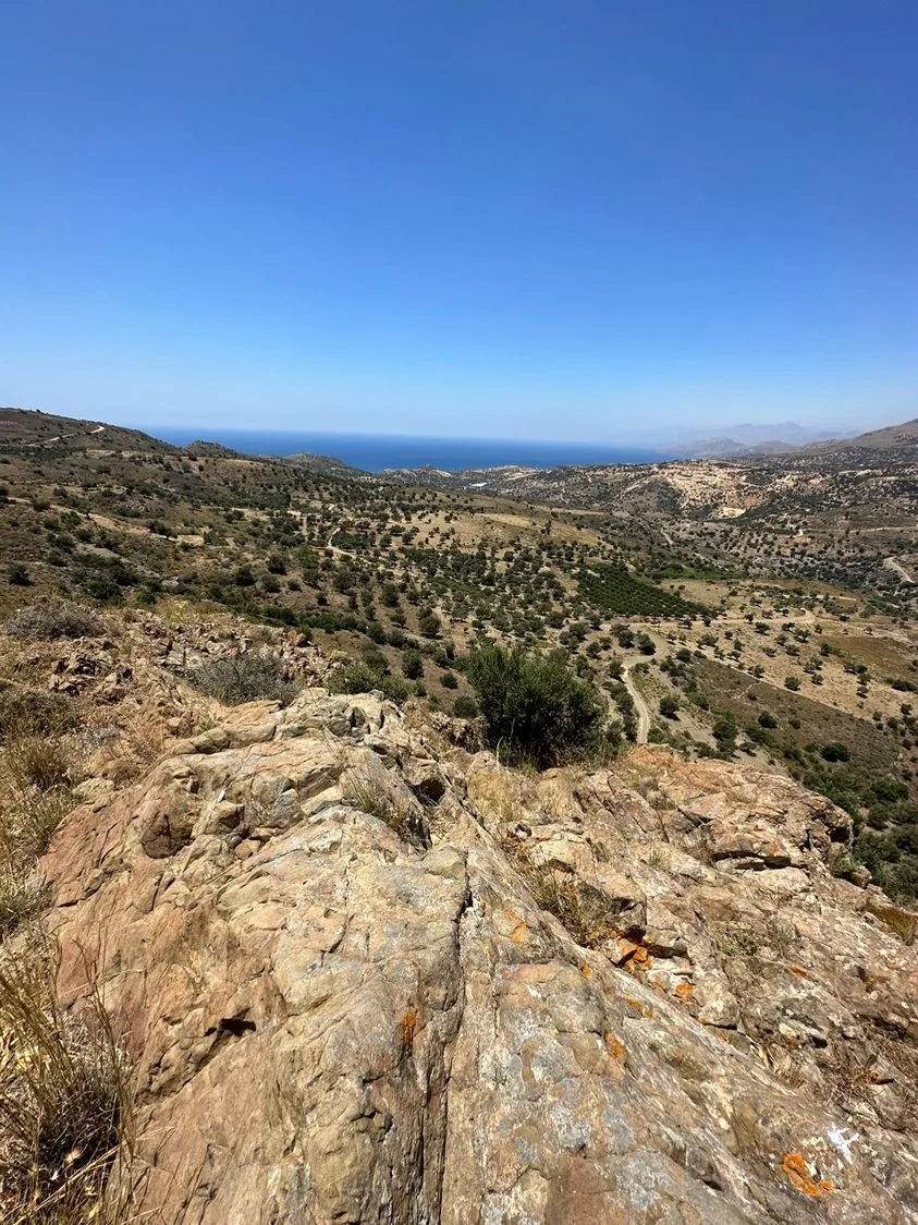 Land plot of 20.100 square meters in Agios Pavlos.