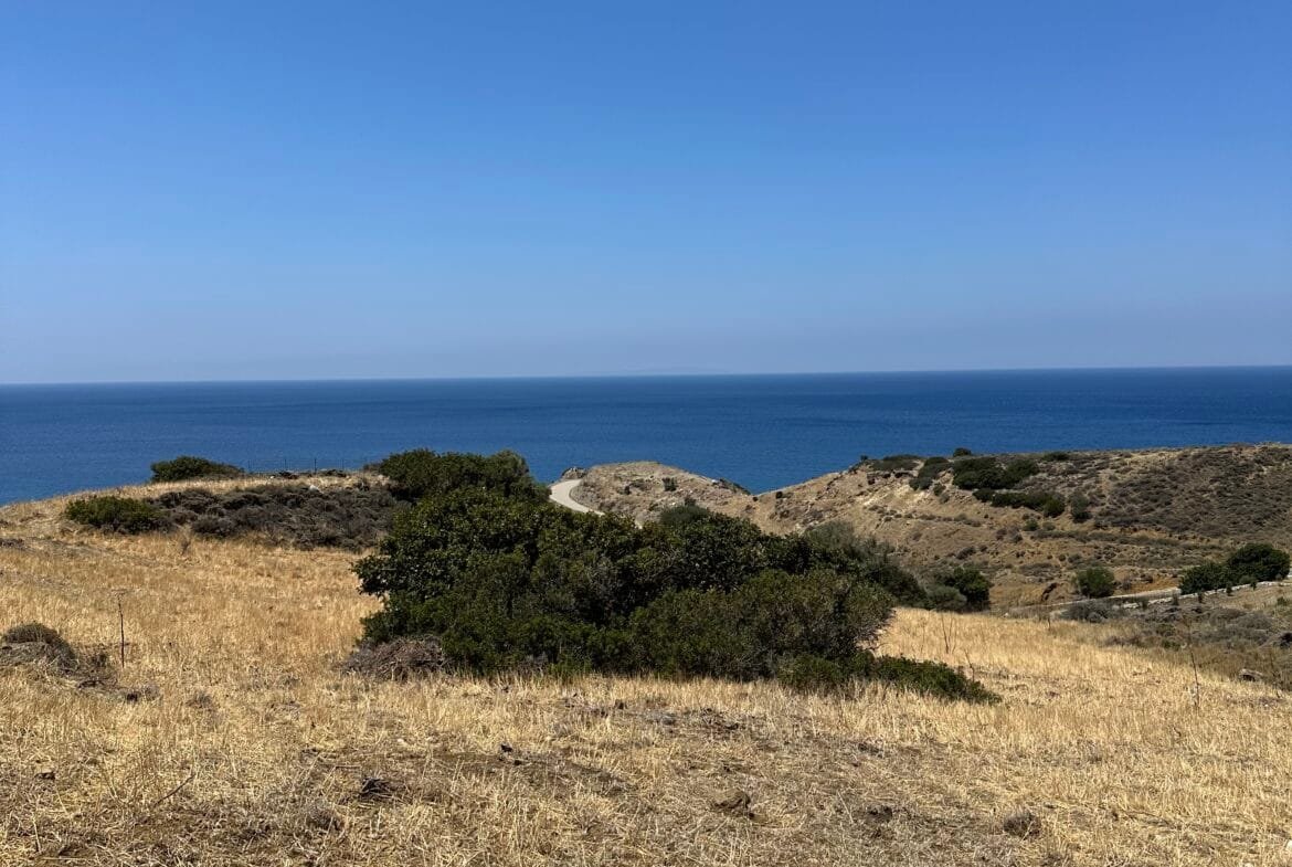 Land of 5.700 sqm in Triopetra.