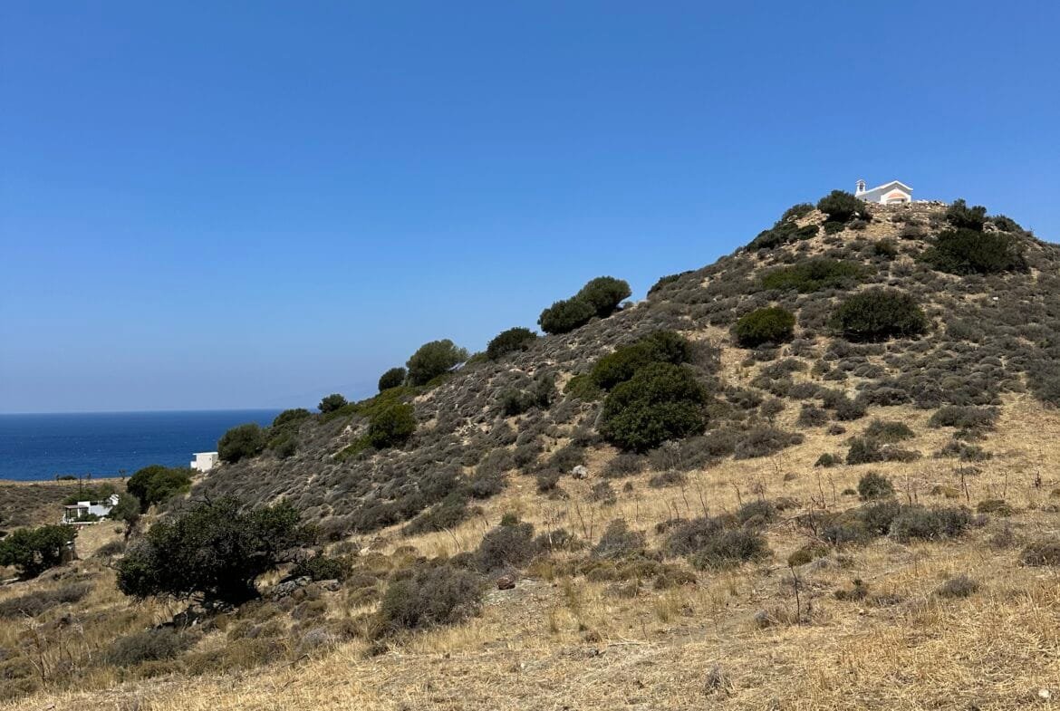 Land of 5.700 sqm in Triopetra.