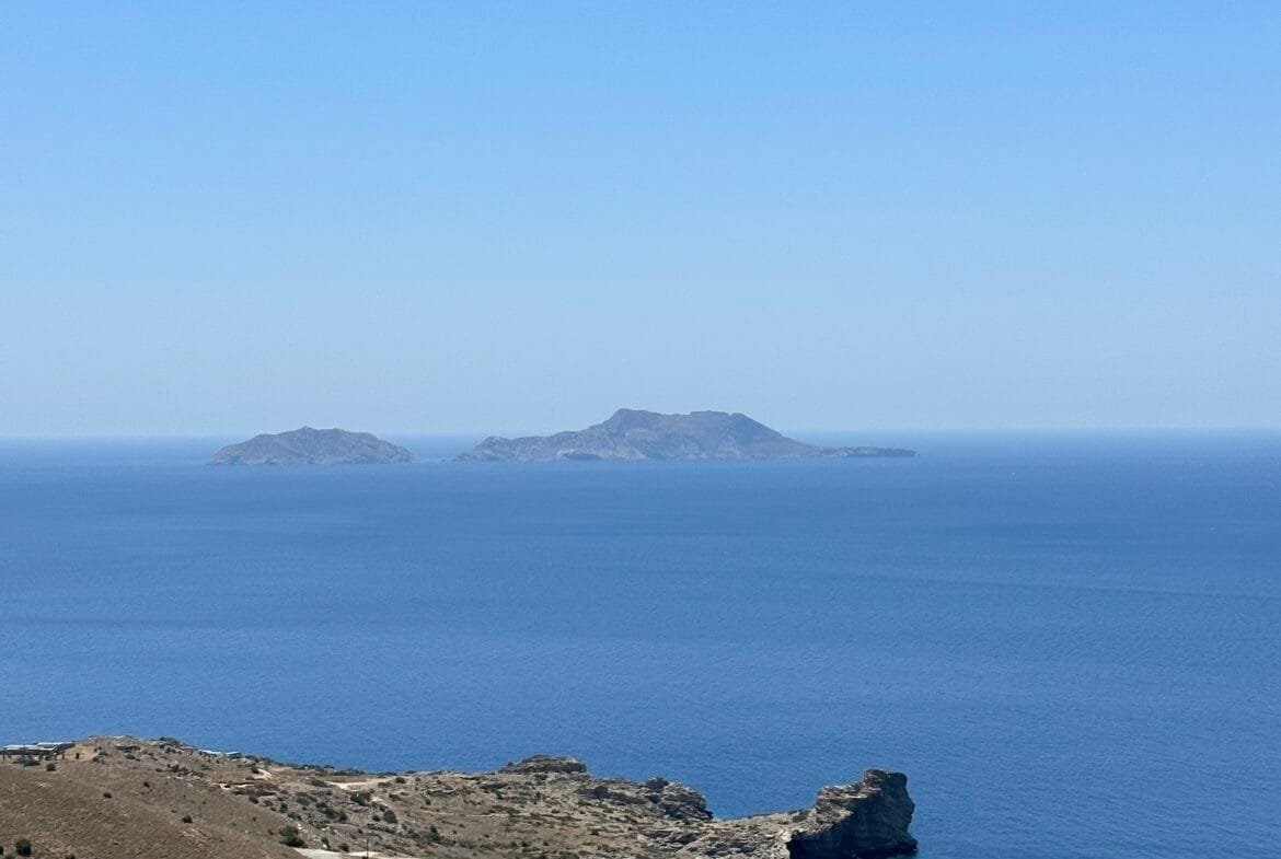 Plot of 5.000 sqm above Agios Pavlos.