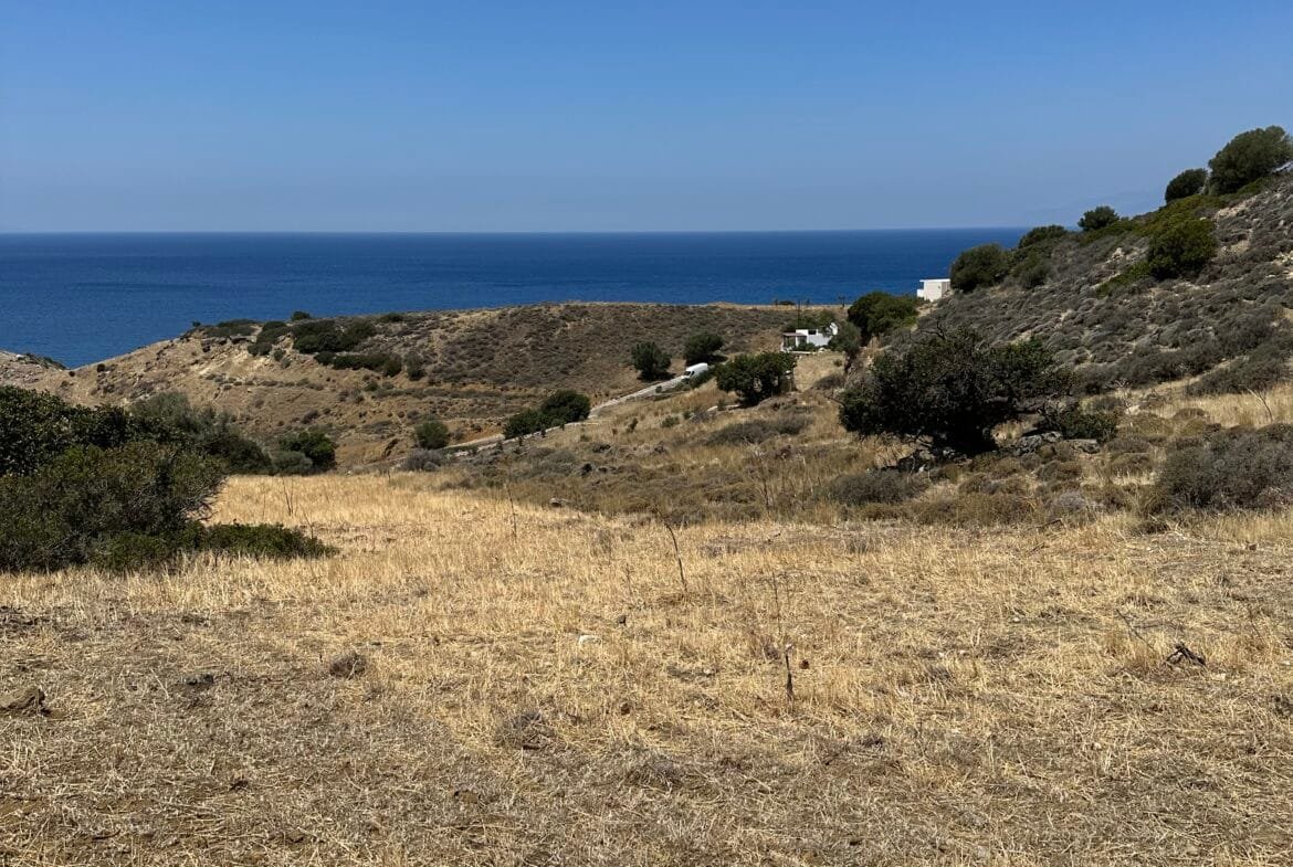 Land of 5.700 sqm in Triopetra.
