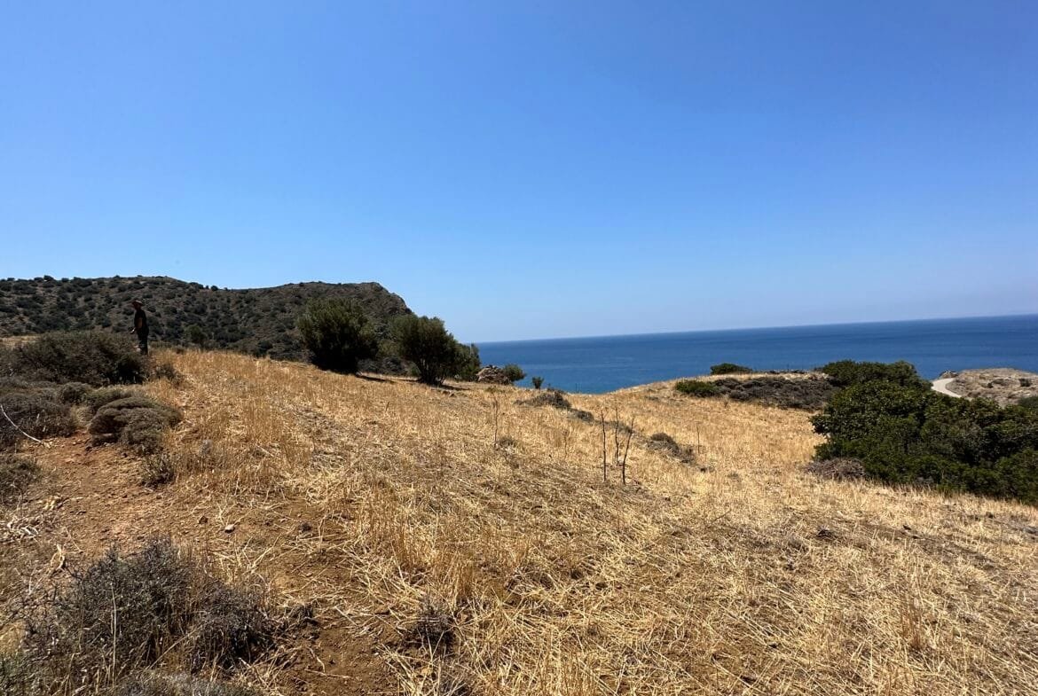 Land of 5.700 sqm in Triopetra.