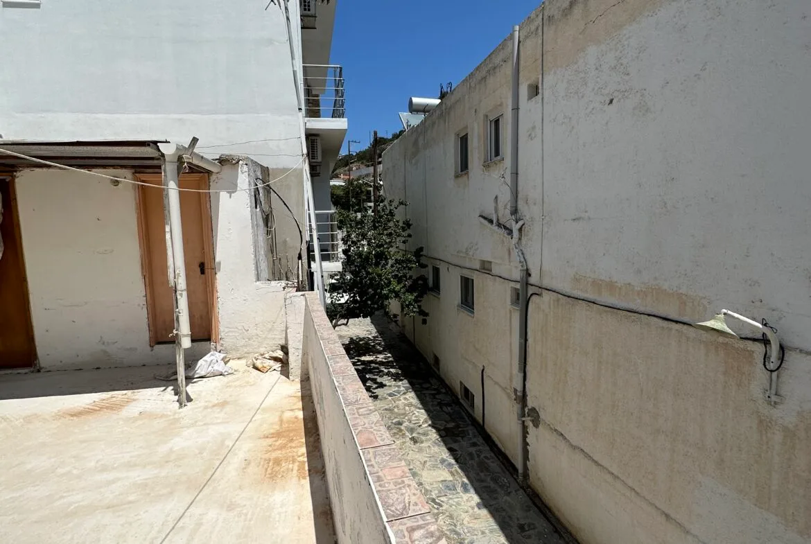 Traditional house of 100 sqm for sale in Agia Galini.