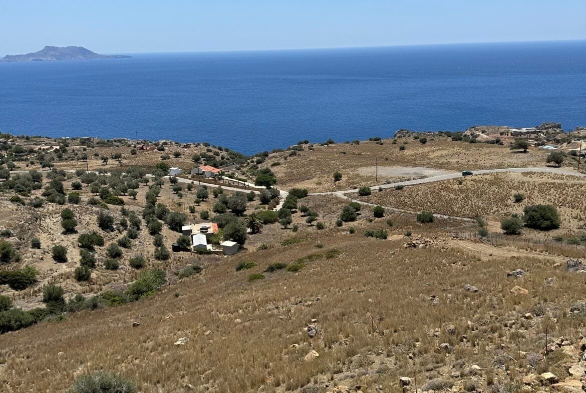 Two plots of land with panoramic views of the sea in Agios Pavlos