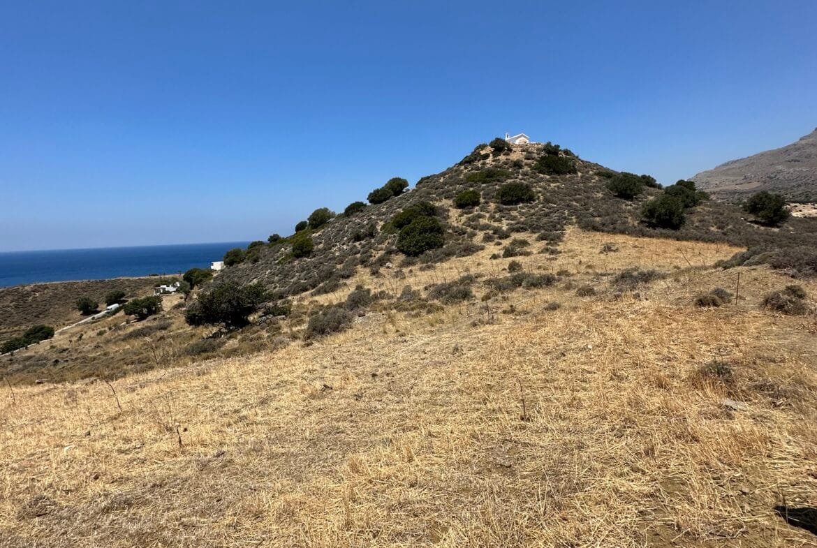 Land of 5.700 sqm in Triopetra.