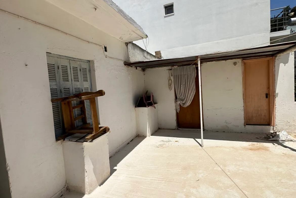 Traditional house of 100 sqm for sale in Agia Galini.