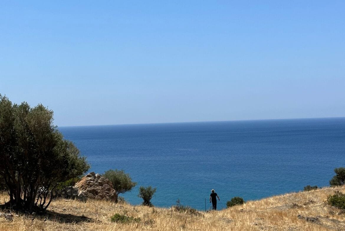 Land of 5.700 sqm in Triopetra.