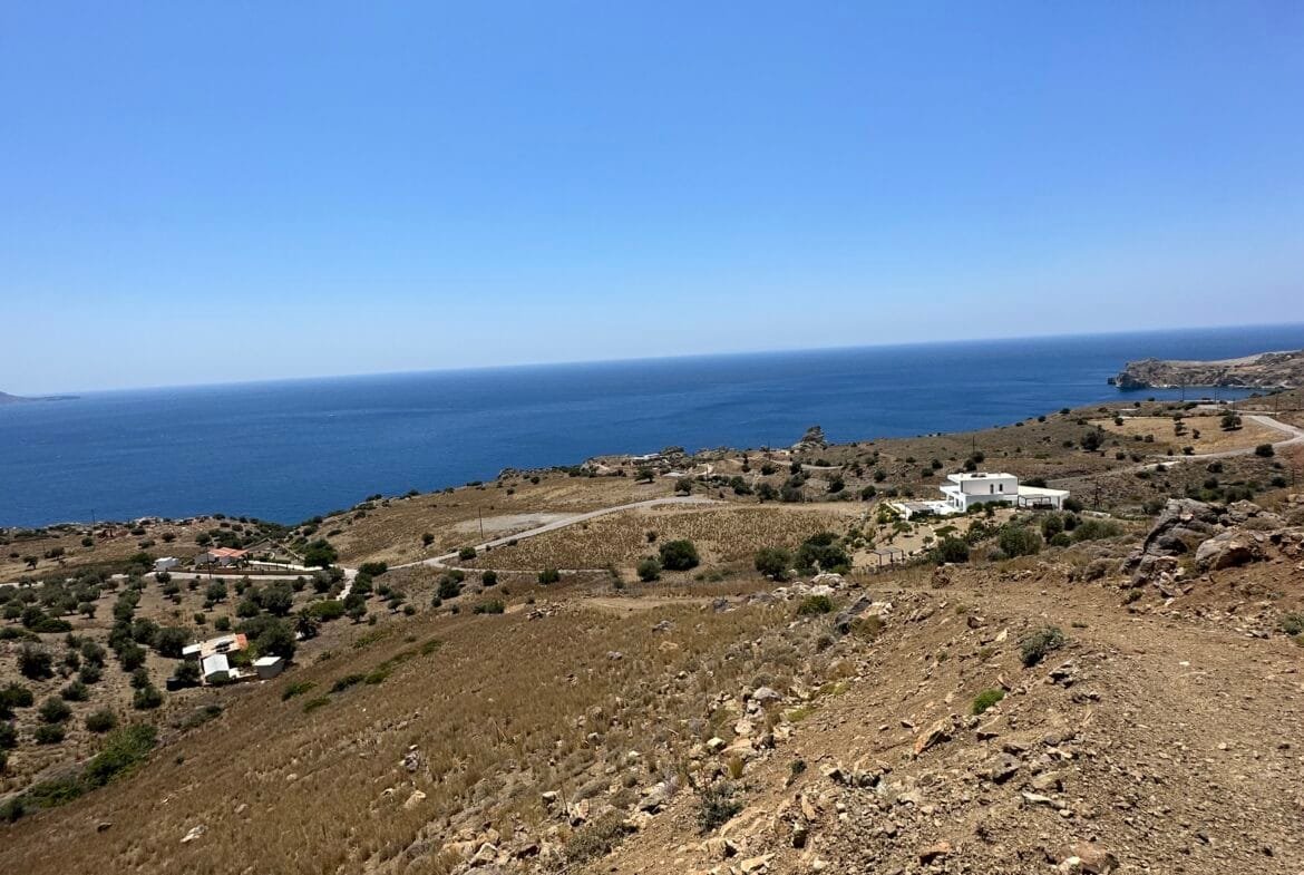 Two plots of land with panoramic views of the sea in Agios Pavlos