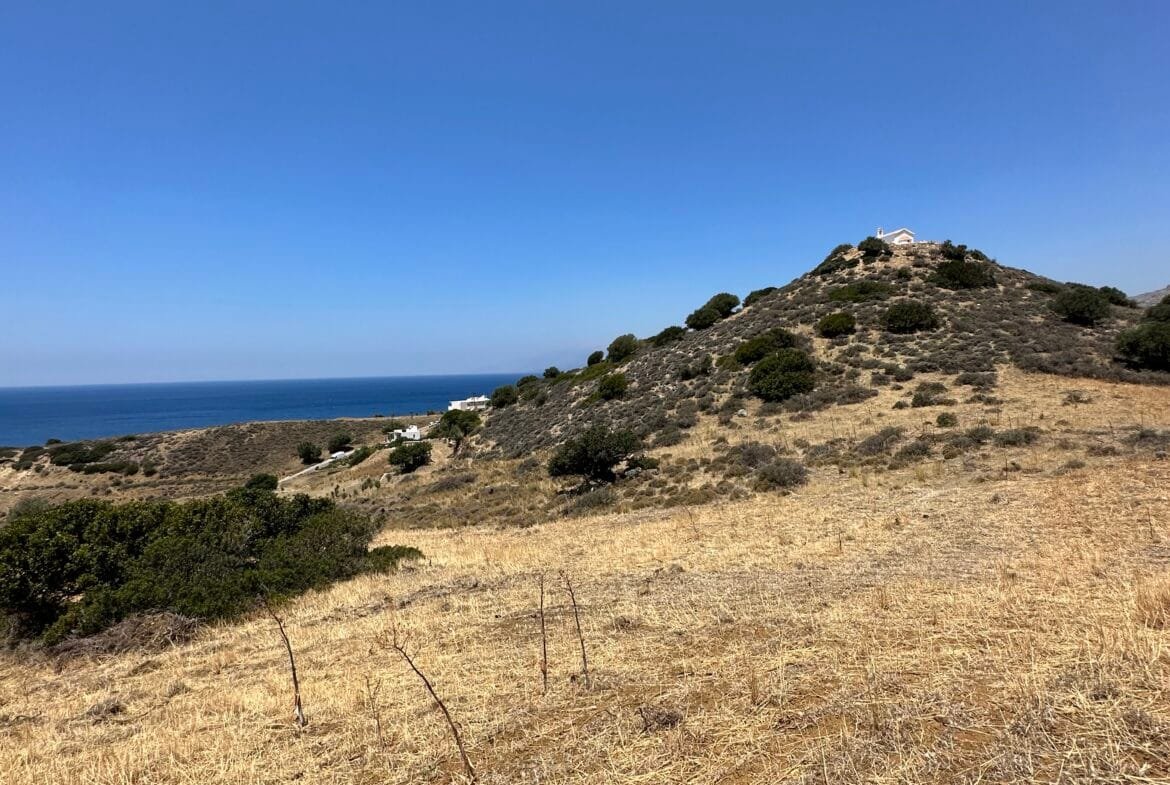 Land of 5.700 sqm in Triopetra.