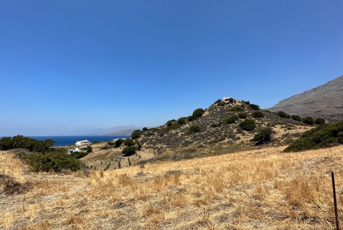 Land of 5.700 sqm in Triopetra.
