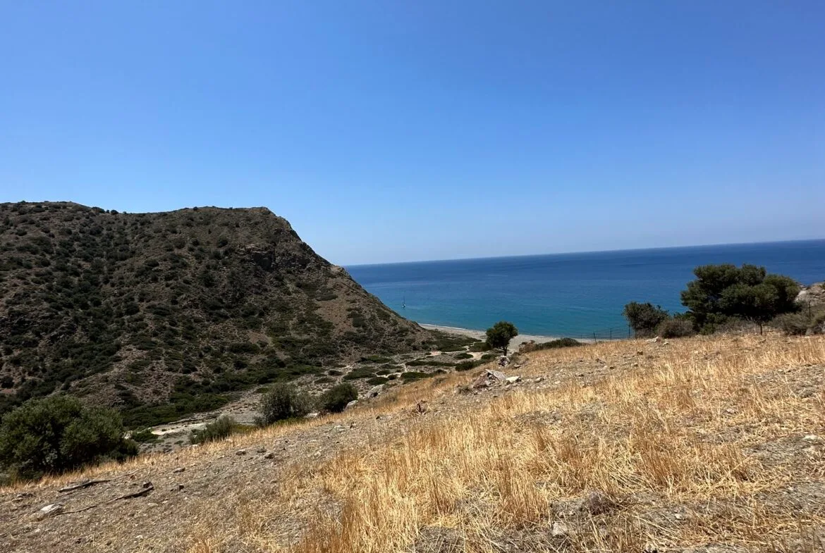 Land of 5.700 sqm in Triopetra.