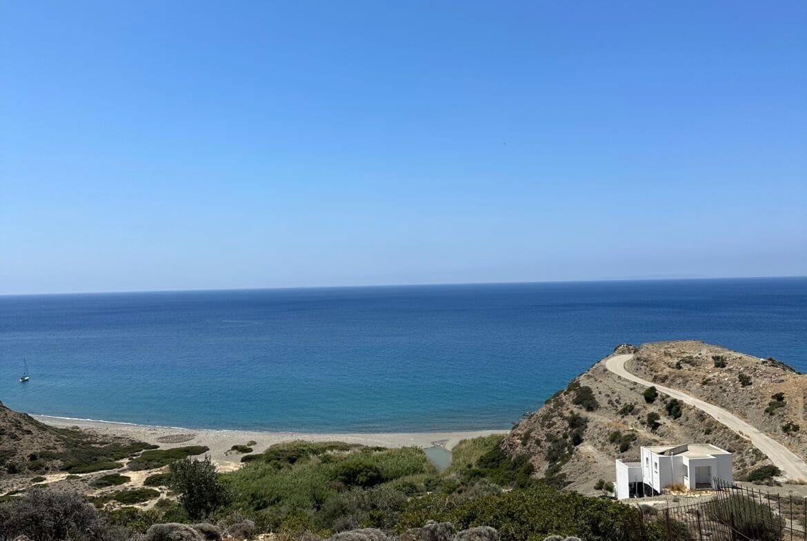 Land of 5.700 sqm in Triopetra.