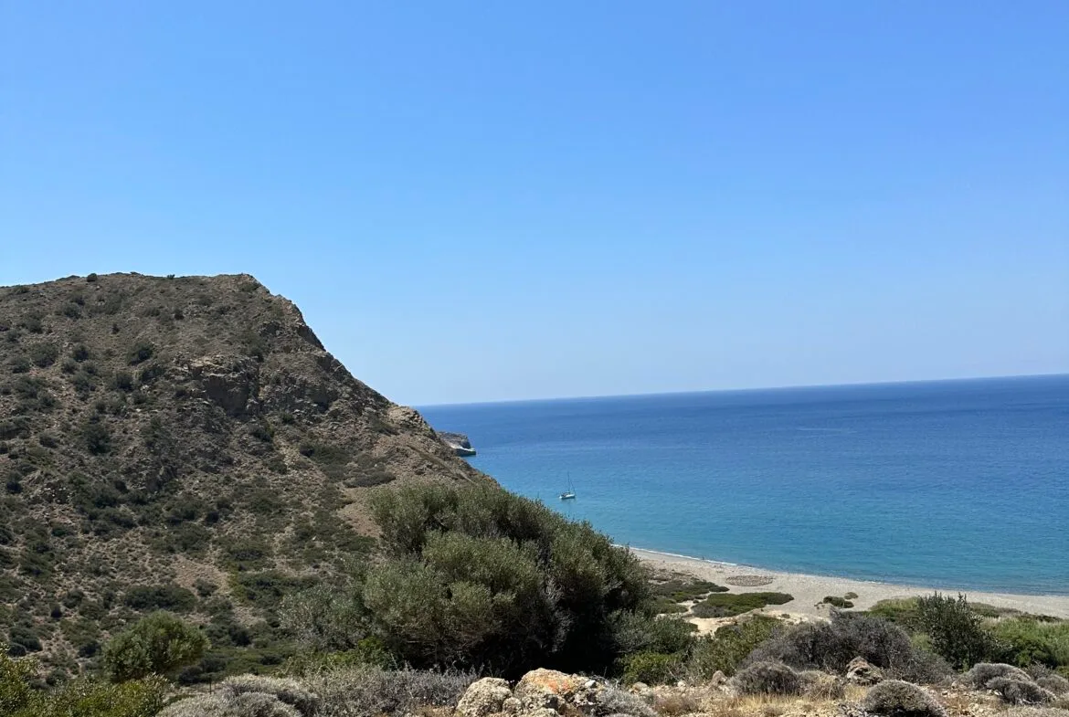 Land of 5.700 sqm in Triopetra.