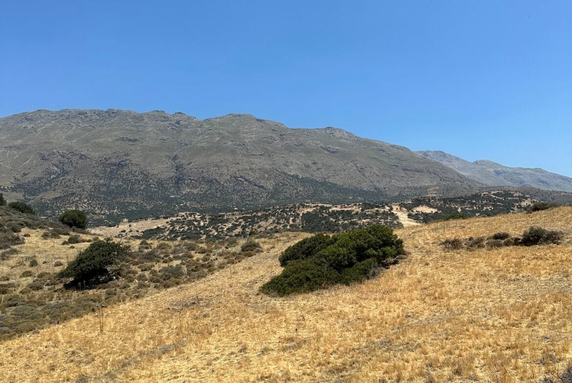 Land of 5.700 sqm in Triopetra.