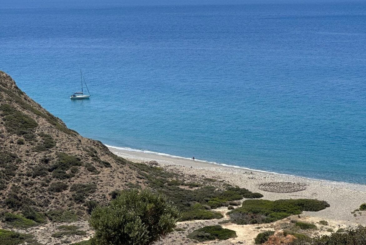 Land of 5.700 sqm in Triopetra.