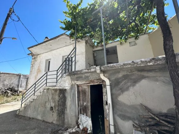 Two-storey house in the village of Vatos.