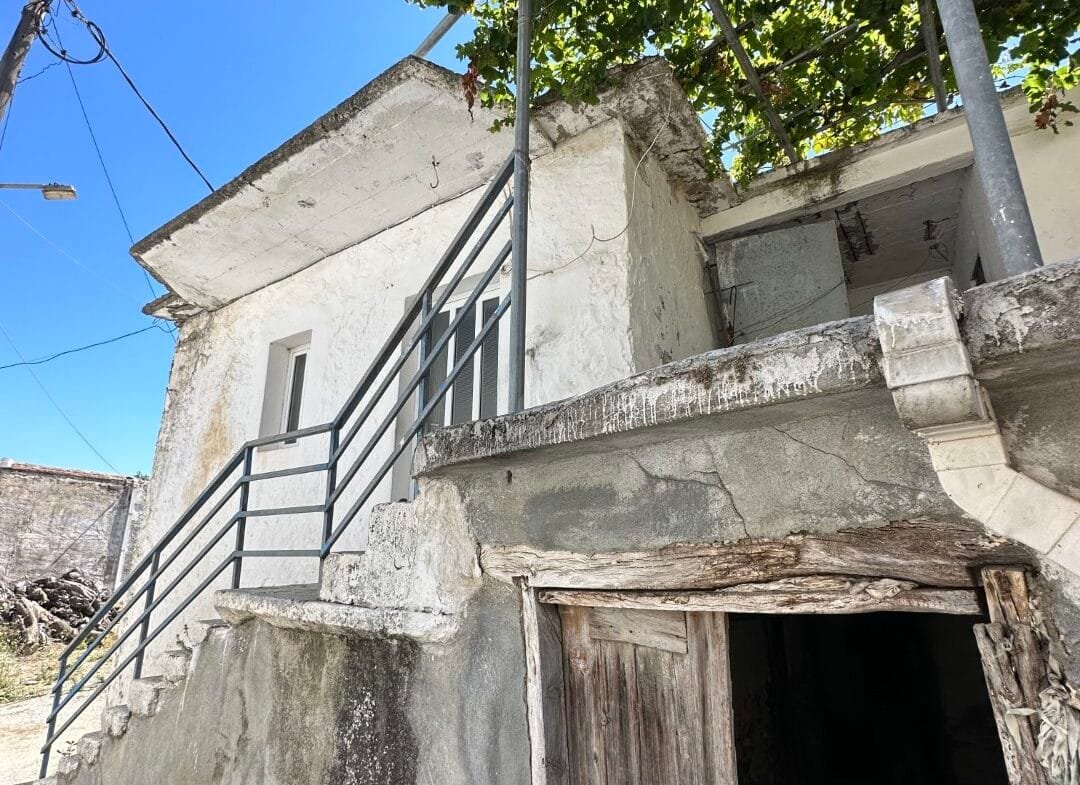 Two-storey house in the village of Vatos.
