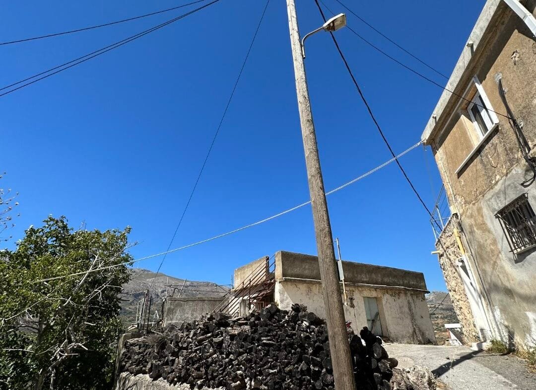 Old house of 100 square meters in Kentrochori.