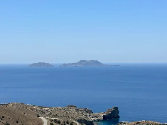 Plot of 5.000 sqm above Agios Pavlos.