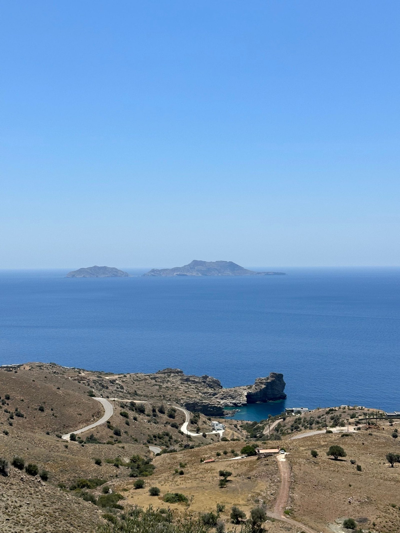 Plot of 5.000 sqm above Agios Pavlos.