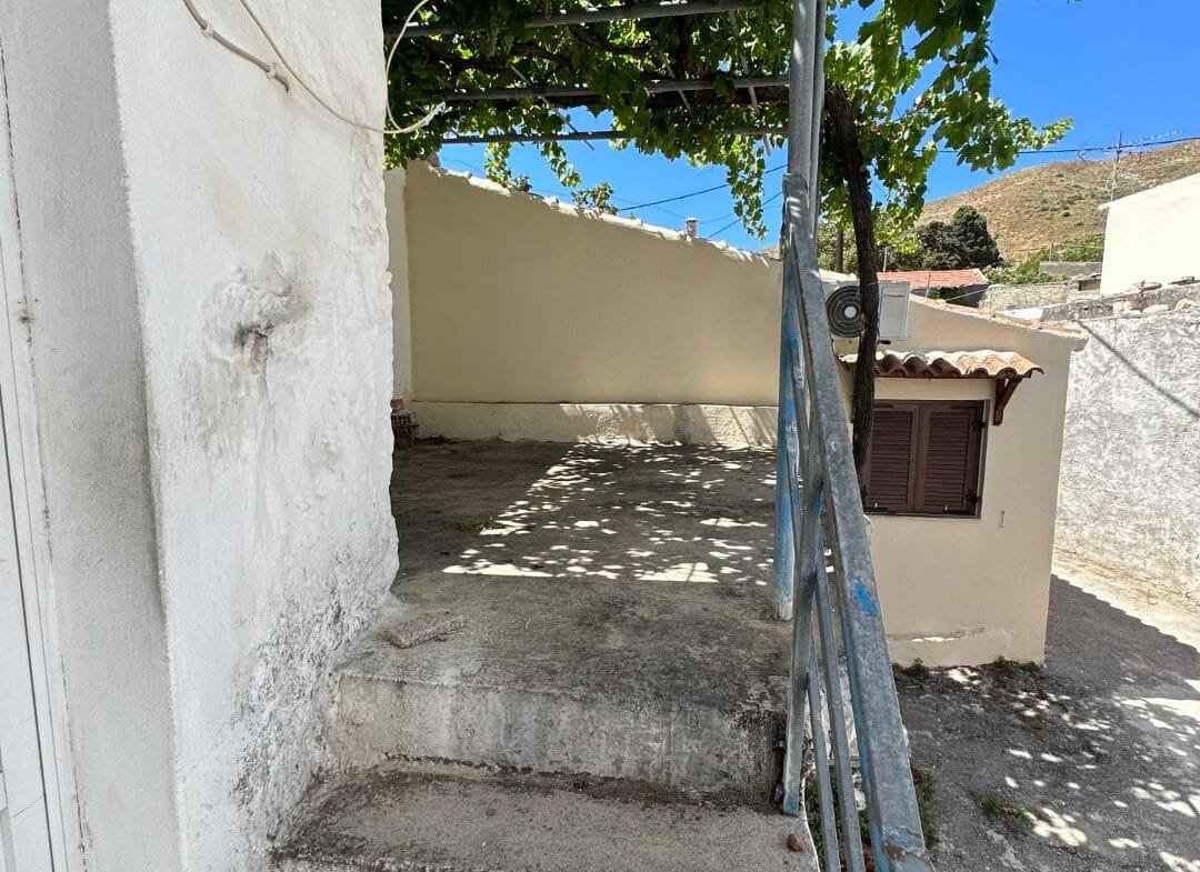 Two-storey house in the village of Vatos.