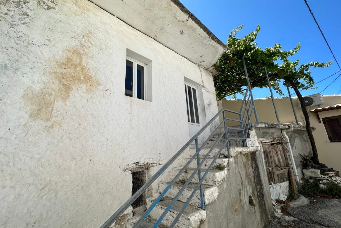 Two-storey house in the village of Vatos.