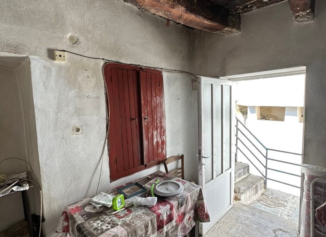 Two-storey house in the village of Vatos.