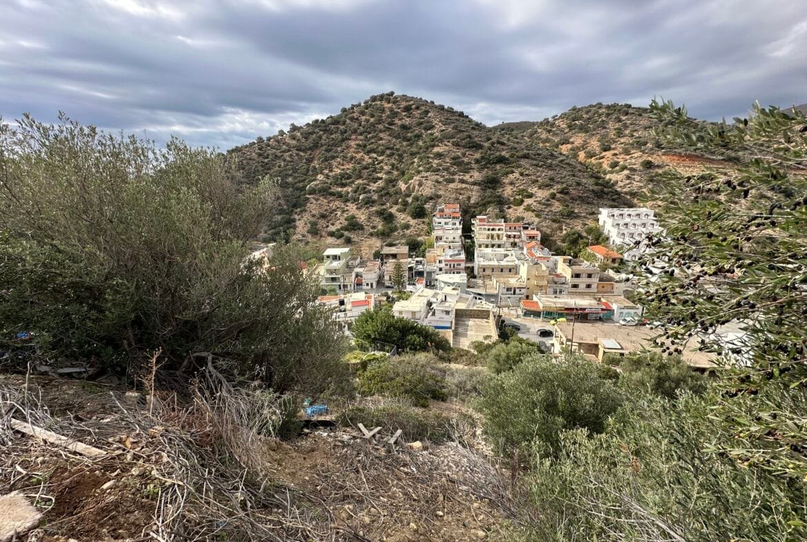 3.611 square meter plot located in Agia Galini.