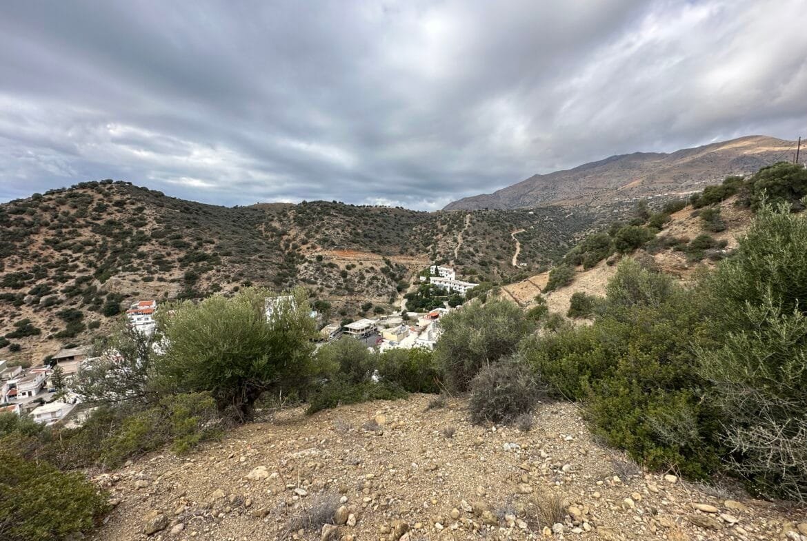 3.611 square meter plot located in Agia Galini.