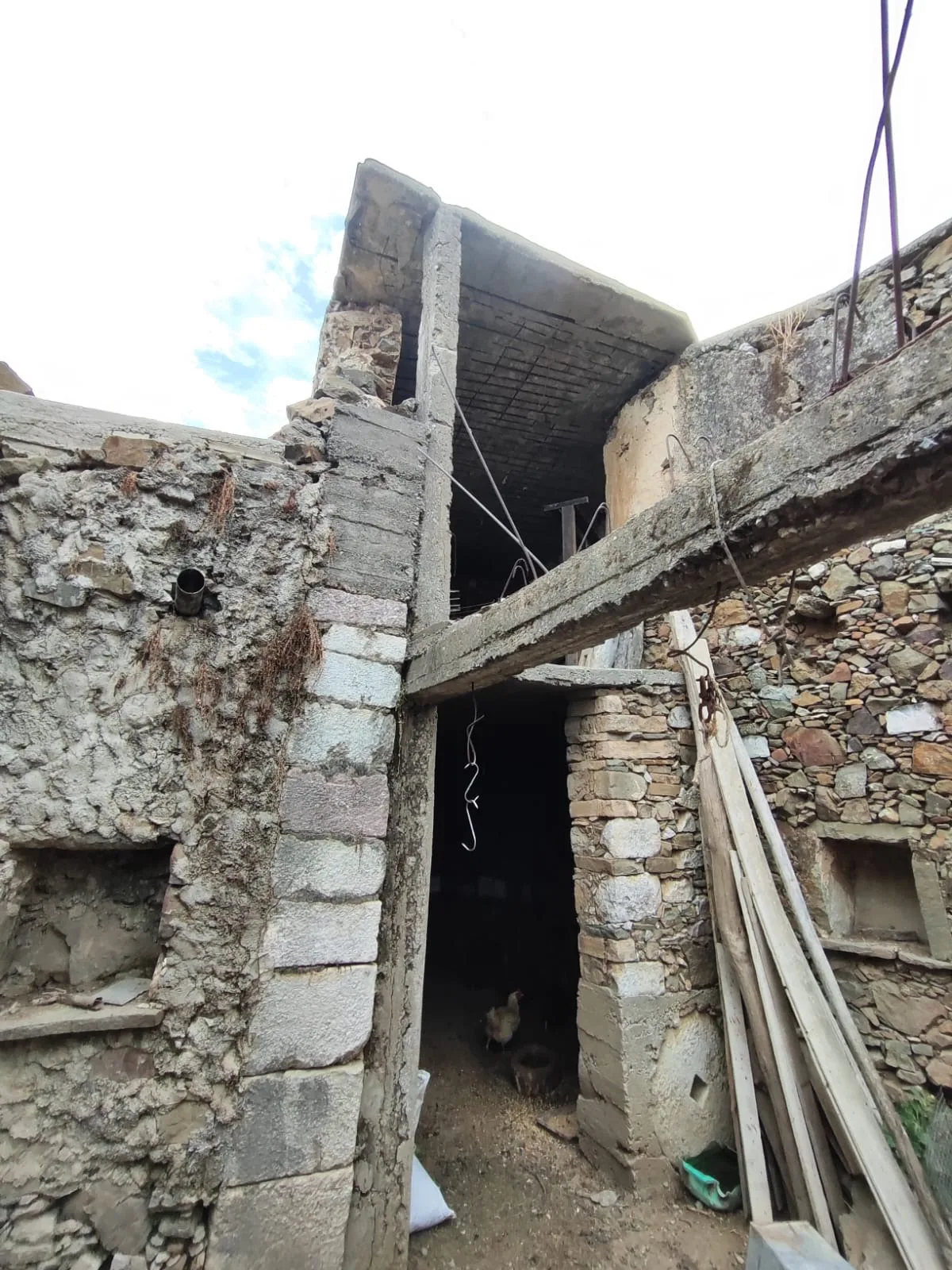 image00017 Two-story stone house in Sactouria.