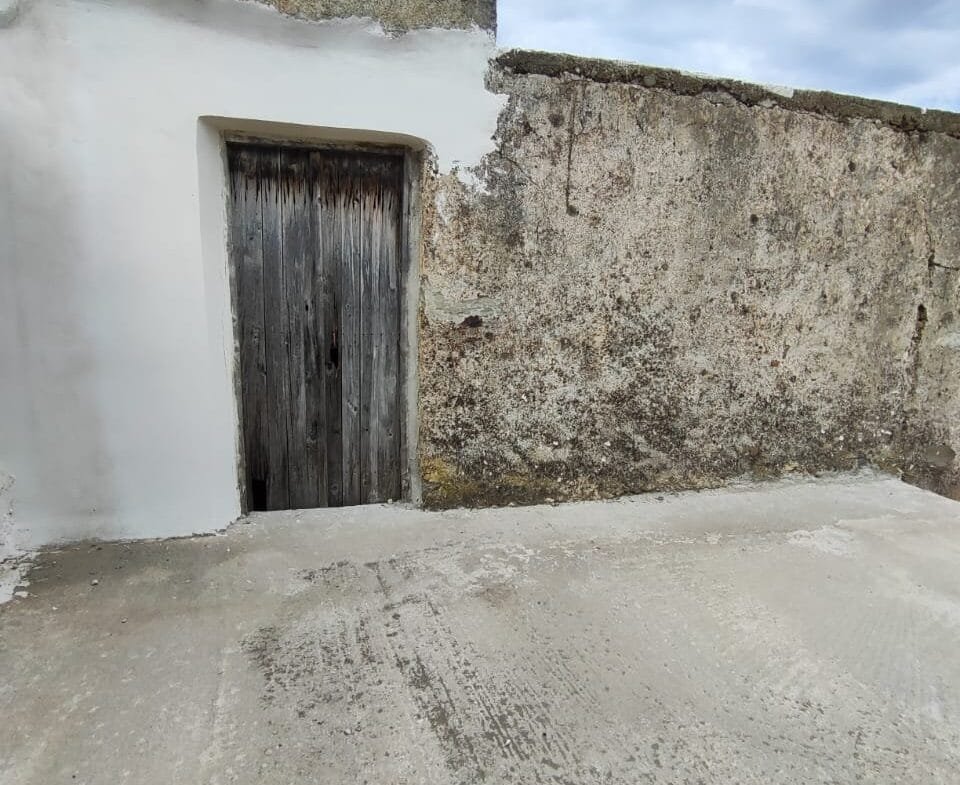 Two-story stone house in Sactouria.
