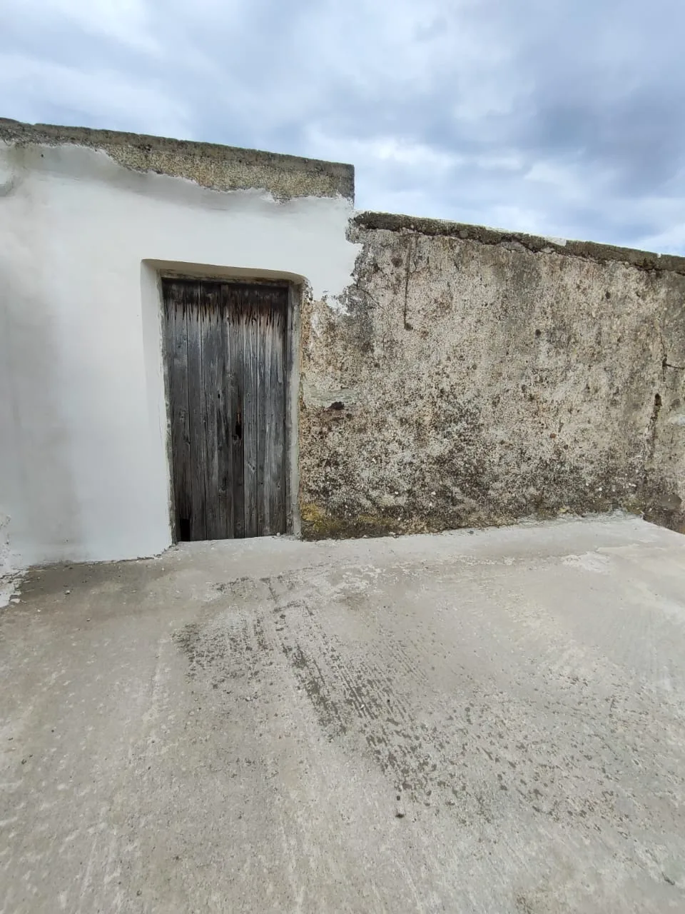 image00029 Two-story stone house in Sactouria.