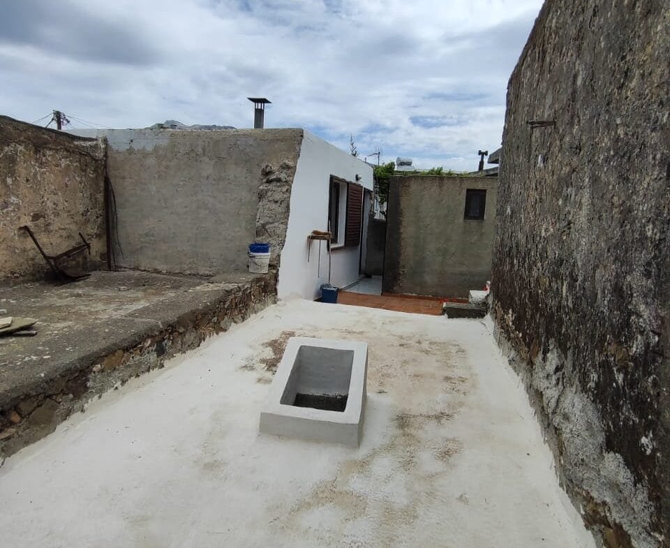 Two-story stone house in Sactouria.