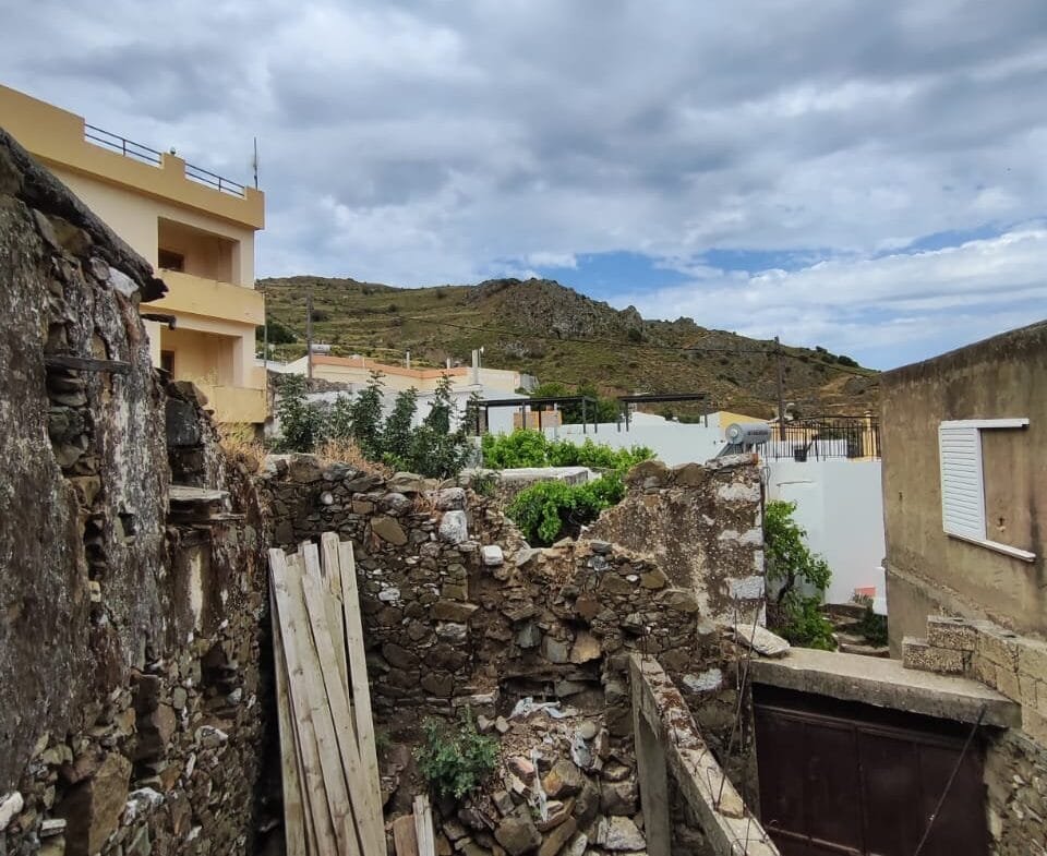 Two-story stone house in Sactouria.